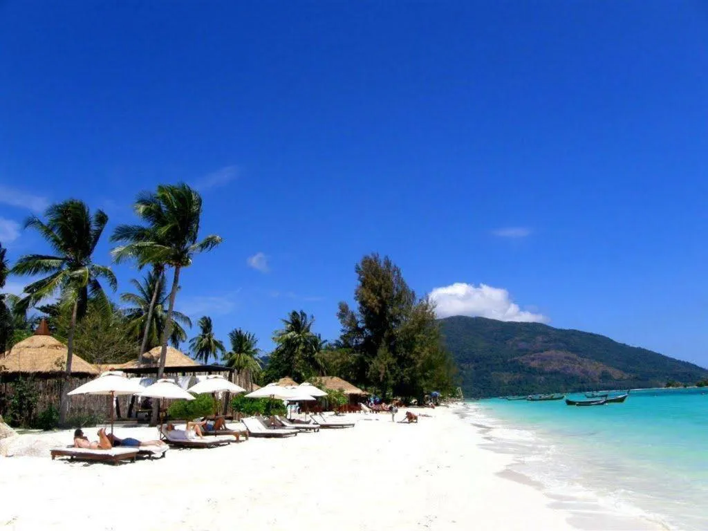 The Breeze Lipe Resort