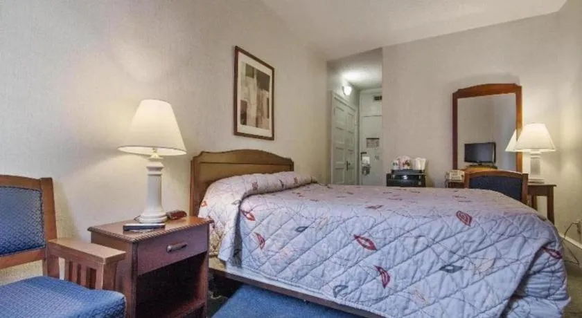 Bed in Hotel Harrington