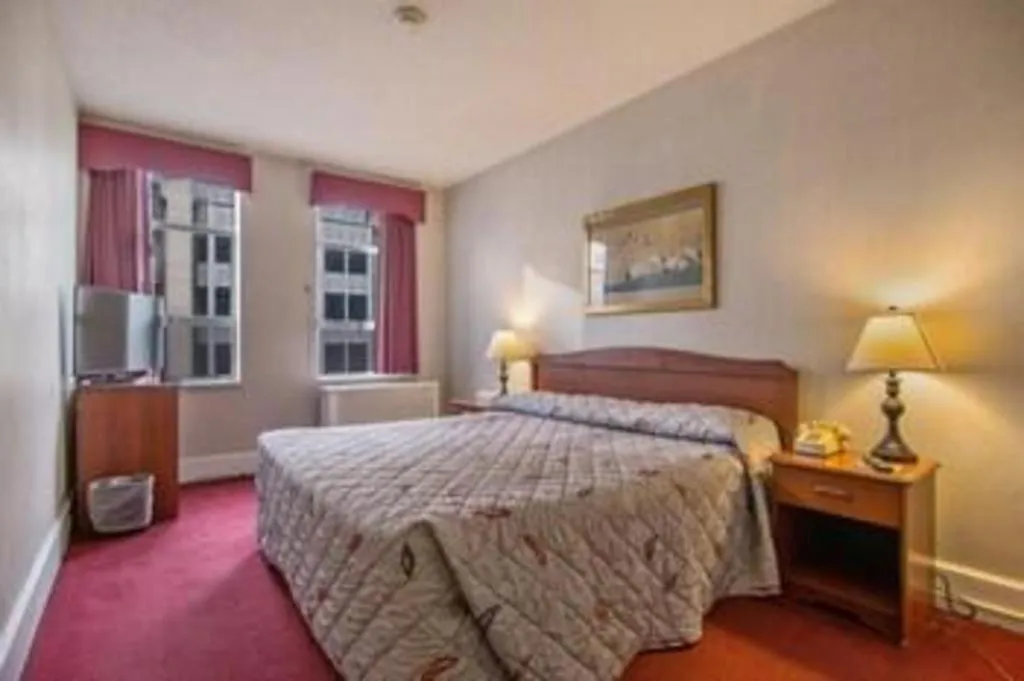 Bed in Hotel Harrington