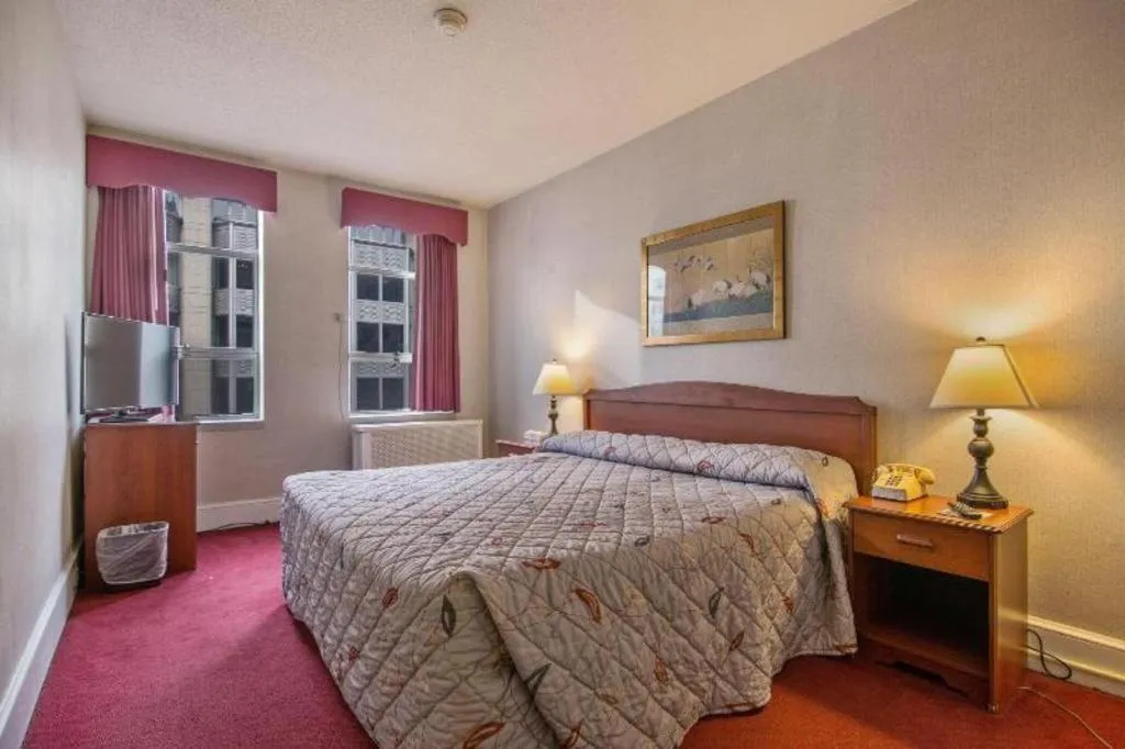 Bed in Hotel Harrington