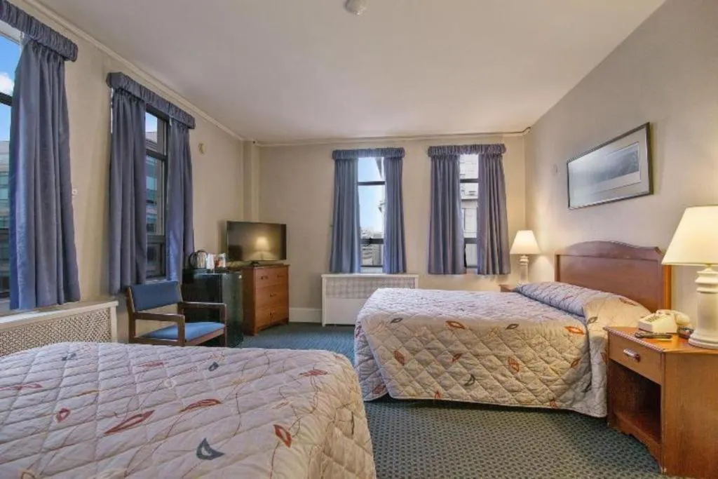 Bed in Hotel Harrington