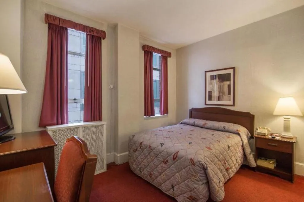 Bed in Hotel Harrington