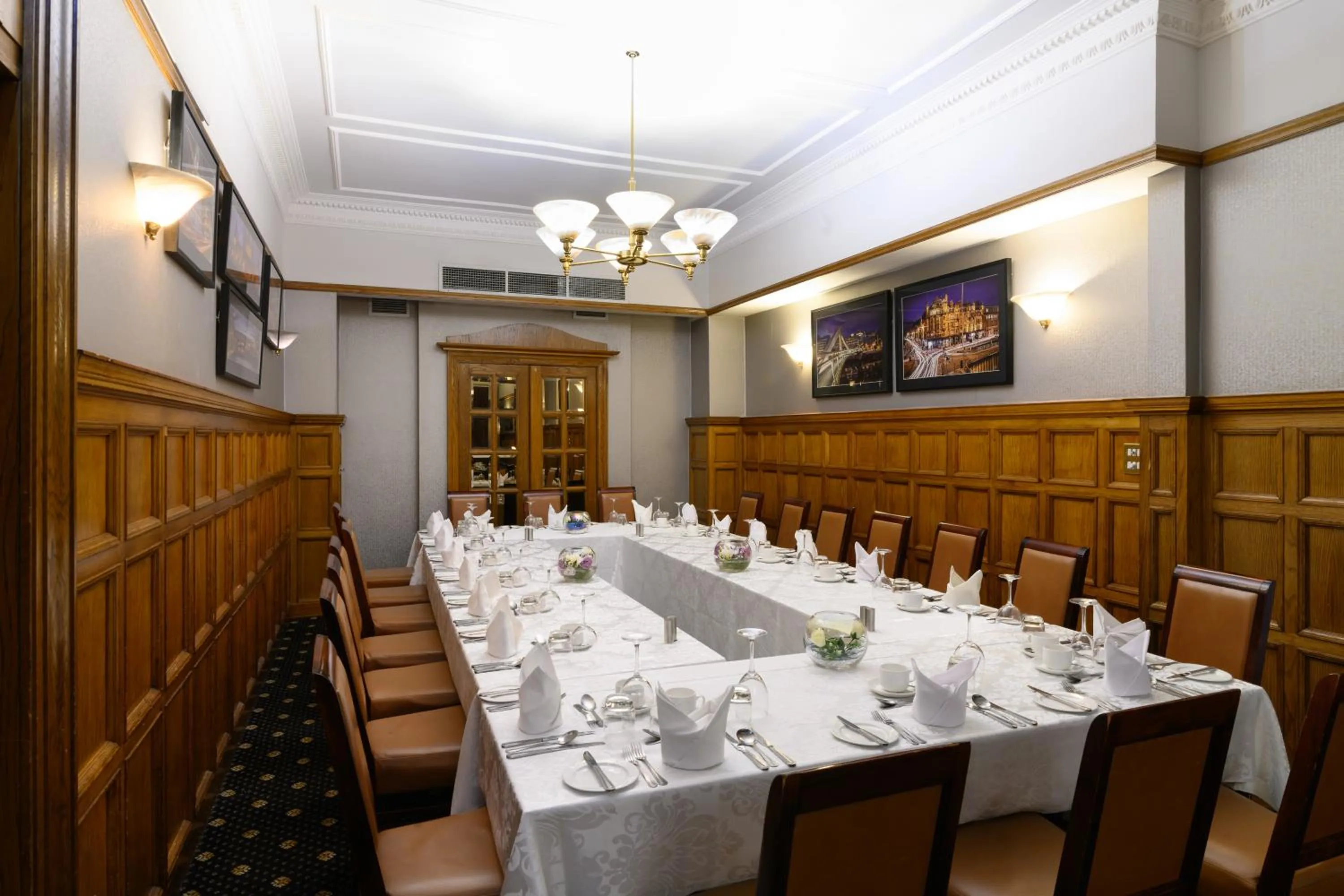 Restaurant/places to eat in Glynhill Hotel & Spa near Glasgow Airport