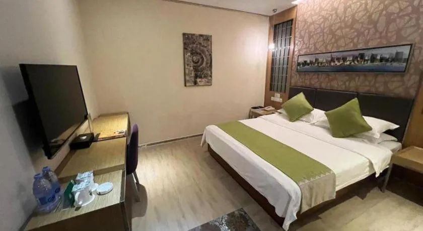 Bed in GreenTree Alliance Shenzhen Shekou Sea World Taizi Road Hotel