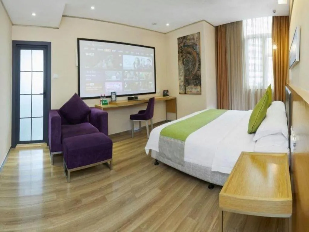 Bed in GreenTree Alliance Shenzhen Shekou Sea World Taizi Road Hotel