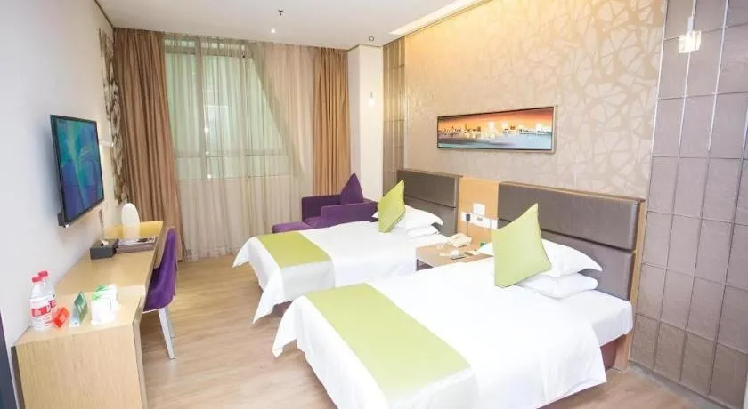 Bed in GreenTree Alliance Shenzhen Shekou Sea World Taizi Road Hotel