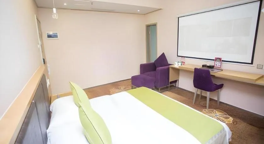 Bed in GreenTree Alliance Shenzhen Shekou Sea World Taizi Road Hotel