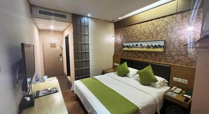Bed in GreenTree Alliance Shenzhen Shekou Sea World Taizi Road Hotel