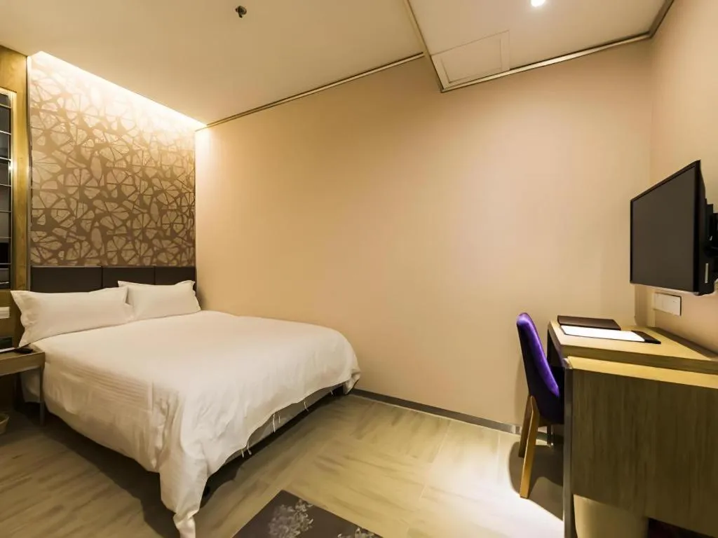 Bed in GreenTree Alliance Shenzhen Shekou Sea World Taizi Road Hotel