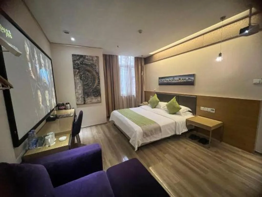 Bed in GreenTree Alliance Shenzhen Shekou Sea World Taizi Road Hotel