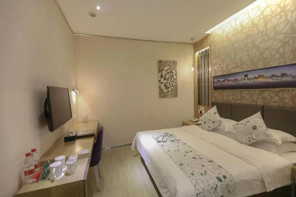 Bed in GreenTree Alliance Shenzhen Shekou Sea World Taizi Road Hotel