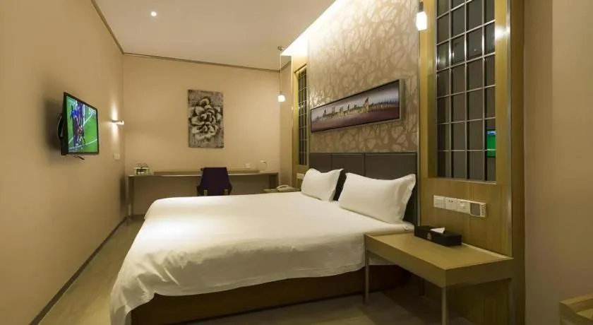 Bed in GreenTree Alliance Shenzhen Shekou Sea World Taizi Road Hotel