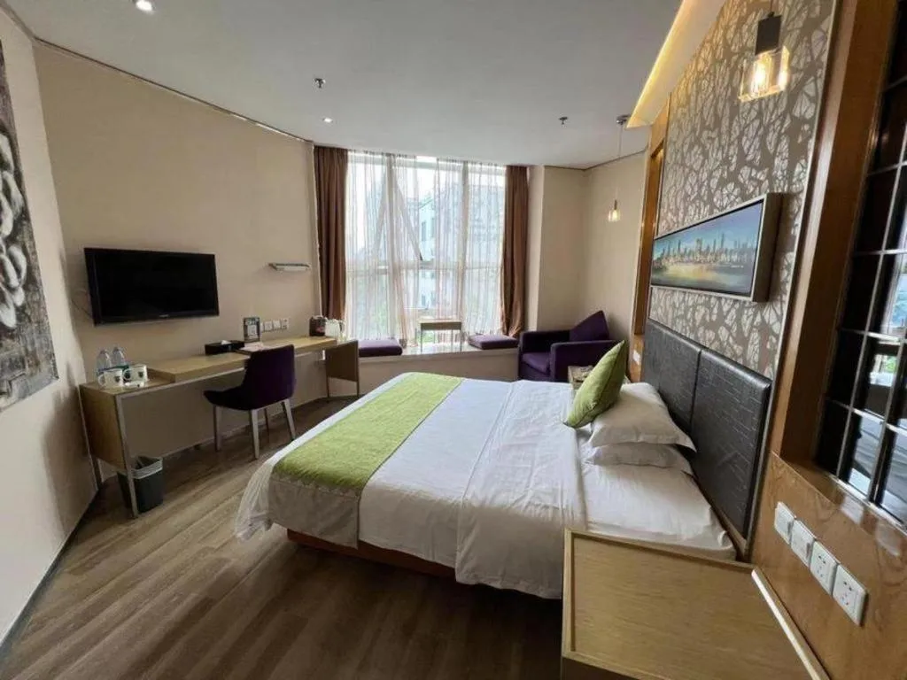 Bed in GreenTree Alliance Shenzhen Shekou Sea World Taizi Road Hotel