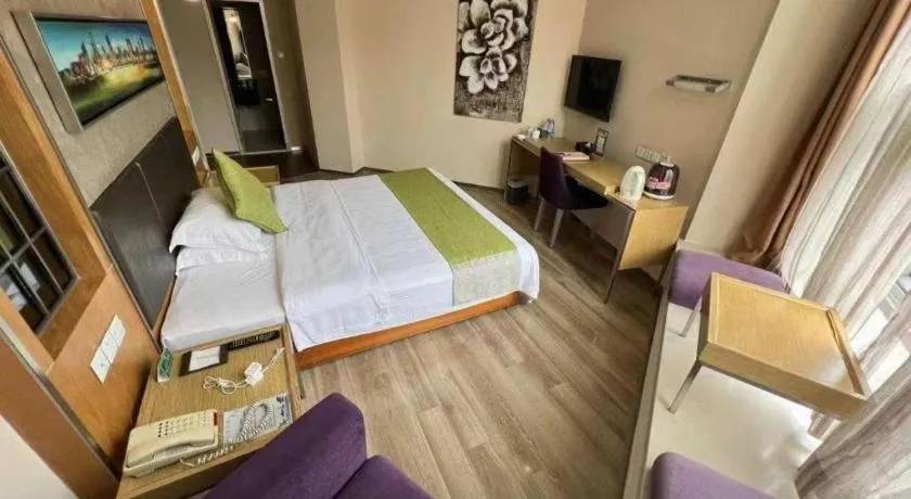 Bed in GreenTree Alliance Shenzhen Shekou Sea World Taizi Road Hotel