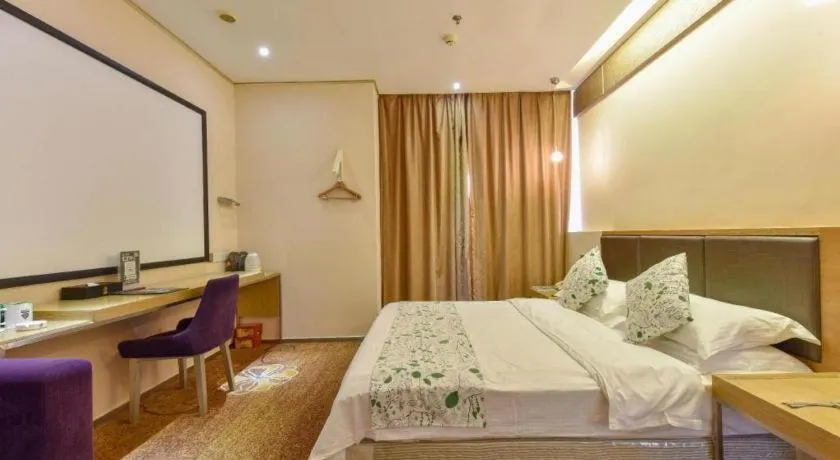 Bed in GreenTree Alliance Shenzhen Shekou Sea World Taizi Road Hotel