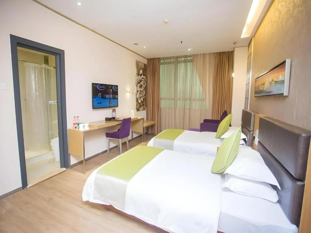 Bed in GreenTree Alliance Shenzhen Shekou Sea World Taizi Road Hotel