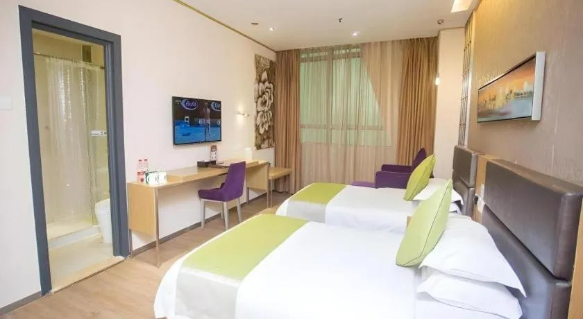 Bed in GreenTree Alliance Shenzhen Shekou Sea World Taizi Road Hotel