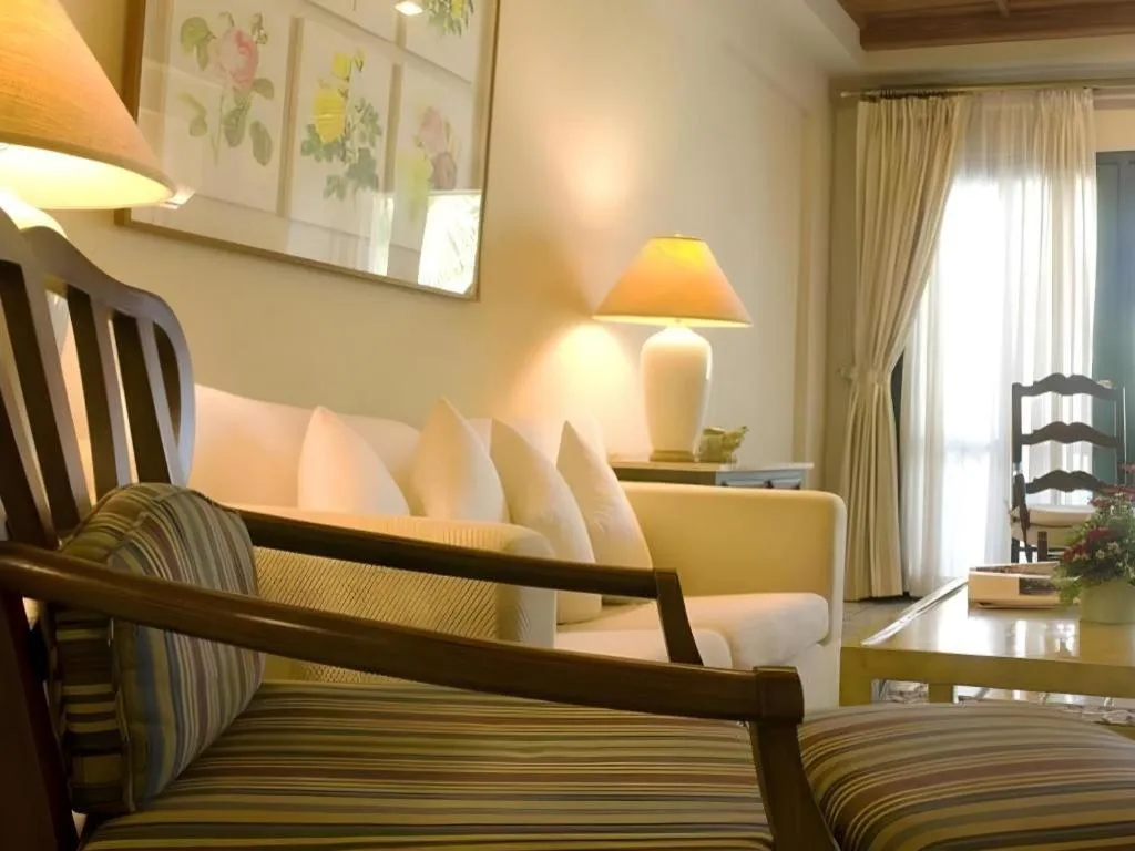 Lake View Hotel And Golf Club