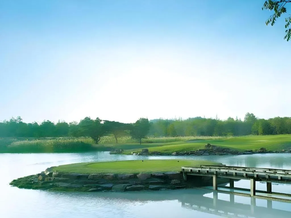 Lake View Hotel And Golf Club