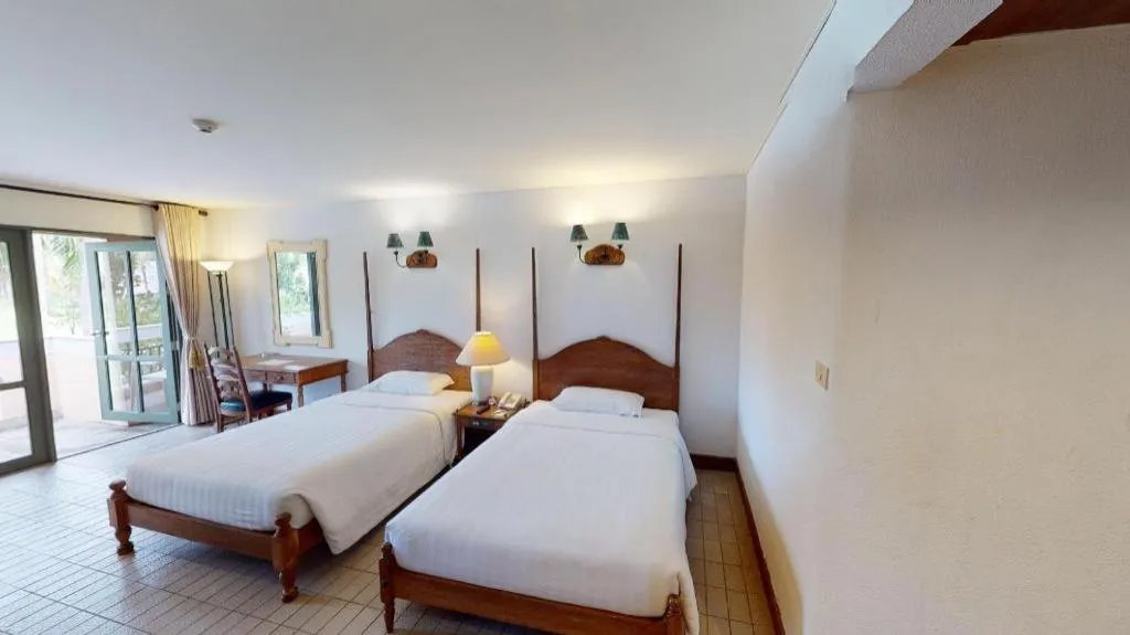 Bed in Lake View Hotel And Golf Club