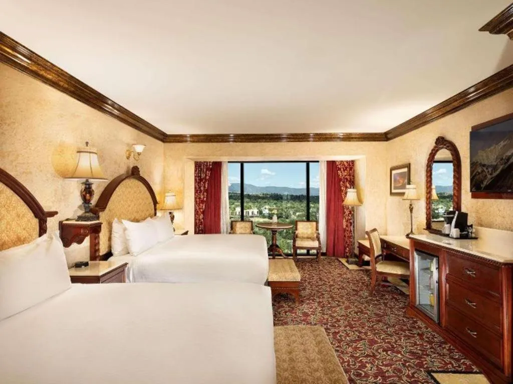 Bed in Peppermill Resort Spa Casino