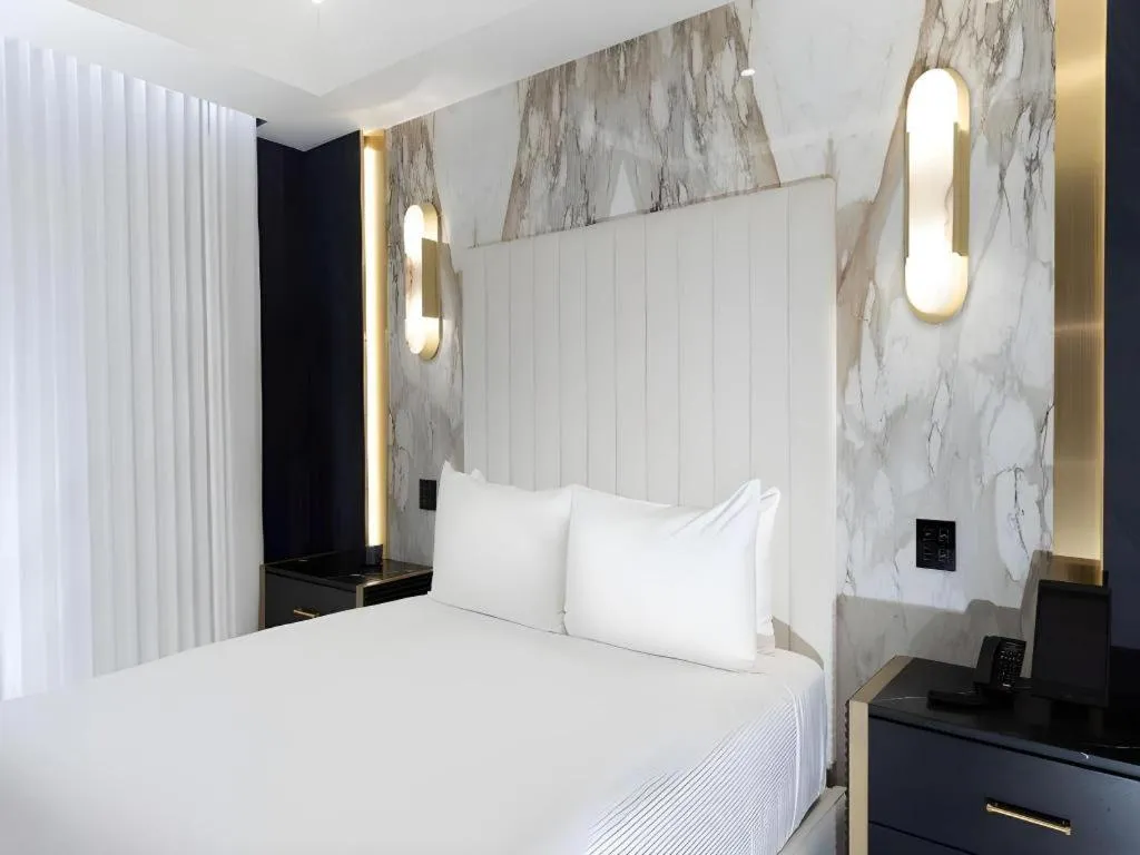 Bed in Peppermill Resort Spa Casino