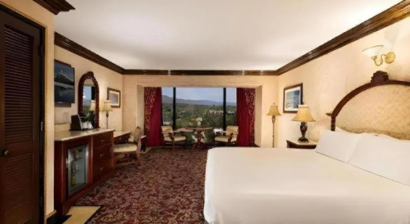 Bed in Peppermill Resort Spa Casino