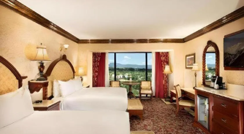 Bed in Peppermill Resort Spa Casino