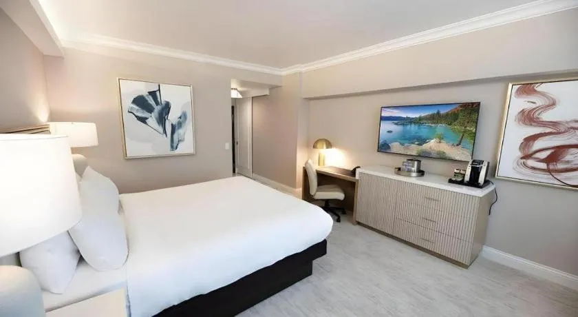 Bed in Atlantis Casino Resort Spa