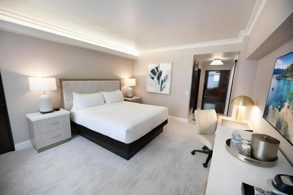 Bed in Atlantis Casino Resort Spa