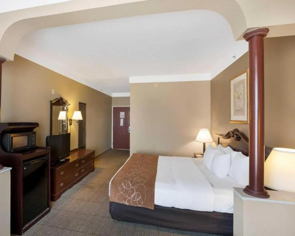 Bed in Comfort Suites