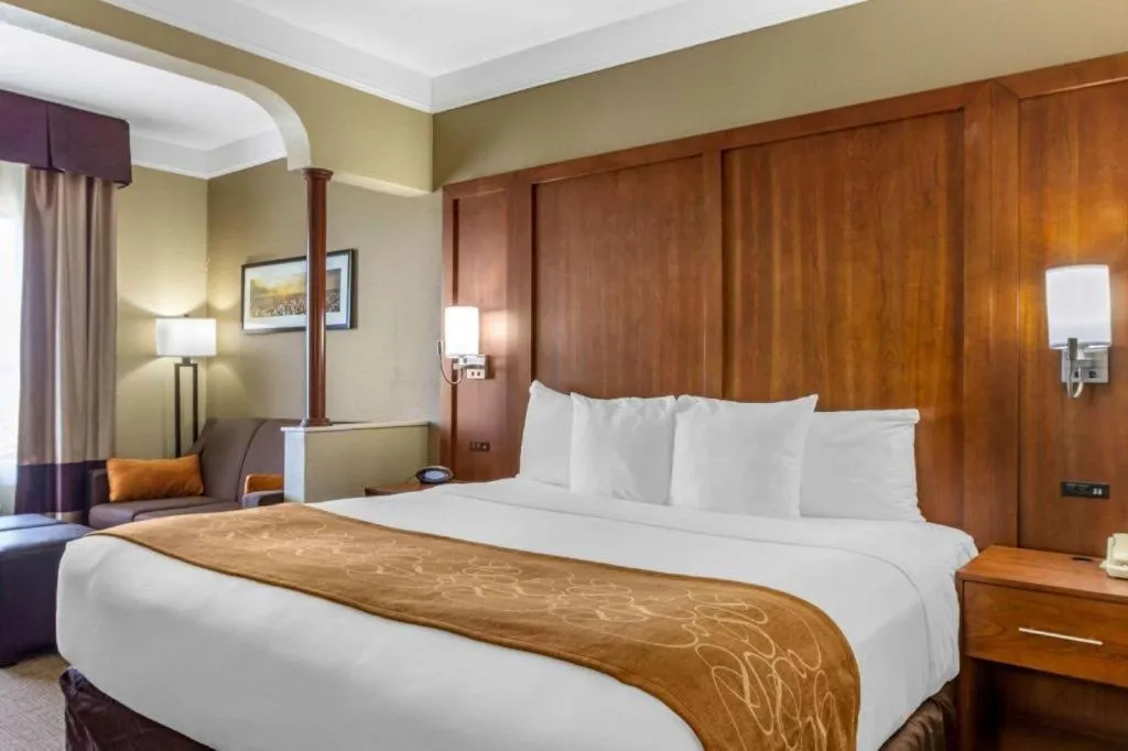 Bed in Comfort Suites