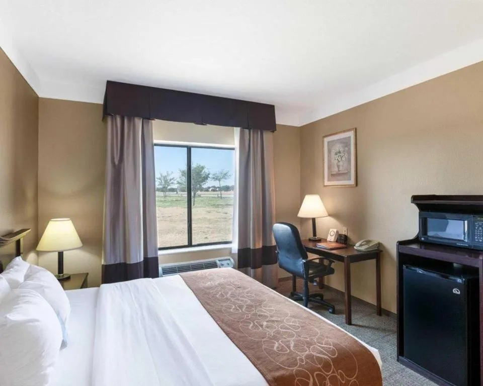 Bed in Comfort Suites