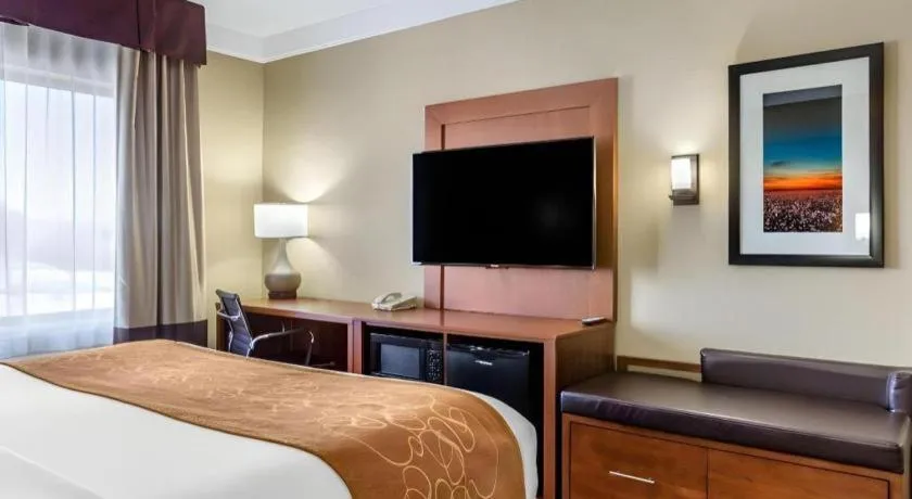 Bed in Comfort Suites