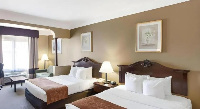 Bed in Comfort Suites