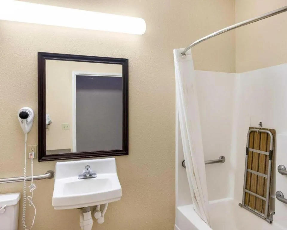 Comfort Suites Plainview