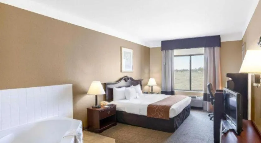 Bed in Comfort Suites