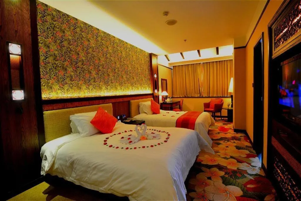 Bed in Riyuegu Hotsprings Resort