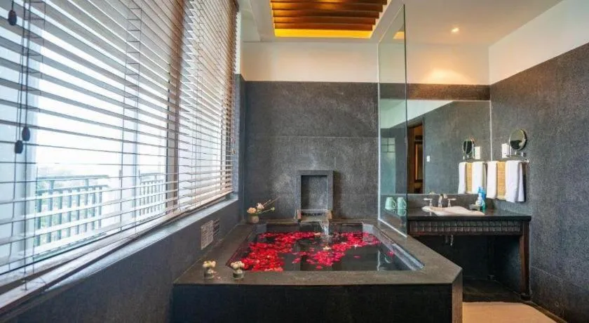 Riyuegu Hotsprings Resort