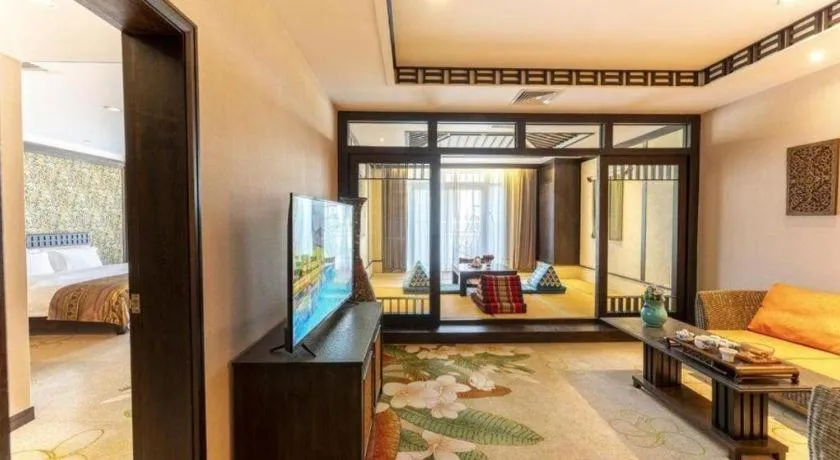 Bed in Riyuegu Hotsprings Resort