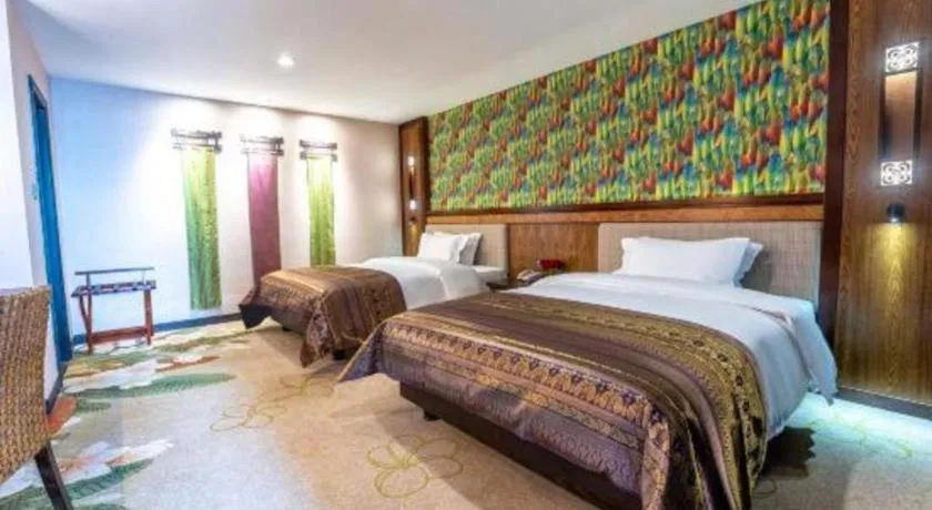 Bed in Riyuegu Hotsprings Resort