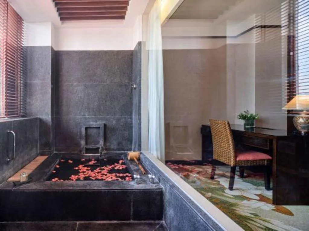 Riyuegu Hotsprings Resort