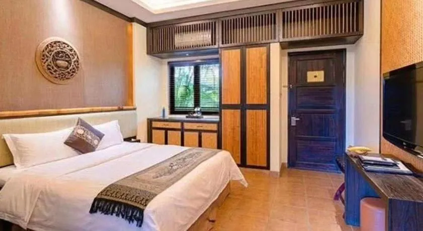 Bed in Riyuegu Hotsprings Resort