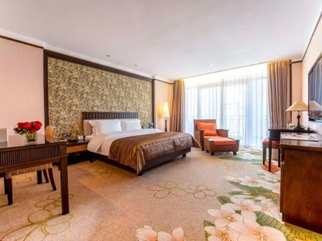 Bed in Riyuegu Hotsprings Resort