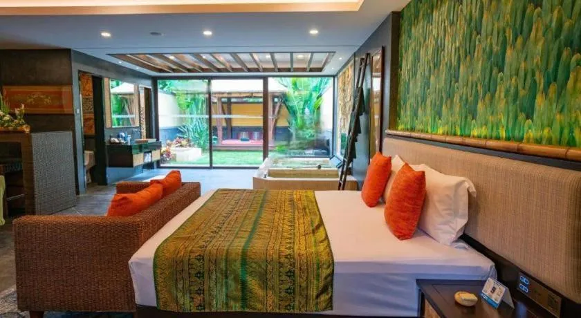 Bed in Riyuegu Hotsprings Resort