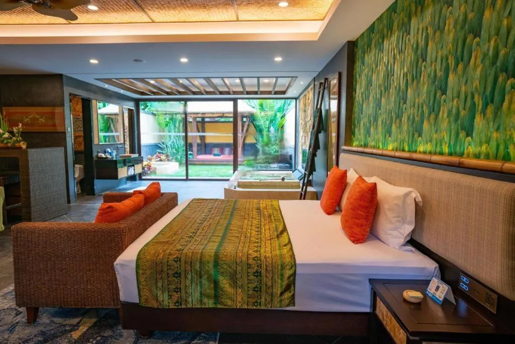 Bed in Riyuegu Hotsprings Resort