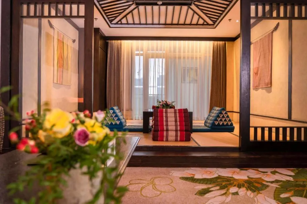 Riyuegu Hotsprings Resort