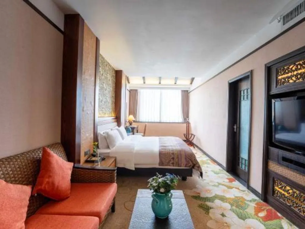 Bed in Riyuegu Hotsprings Resort