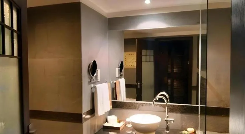 Riyuegu Hotsprings Resort