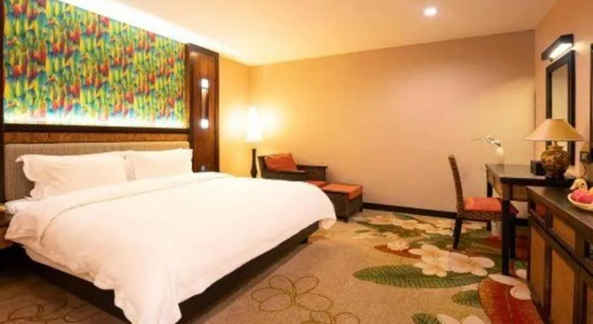 Bed in Riyuegu Hotsprings Resort